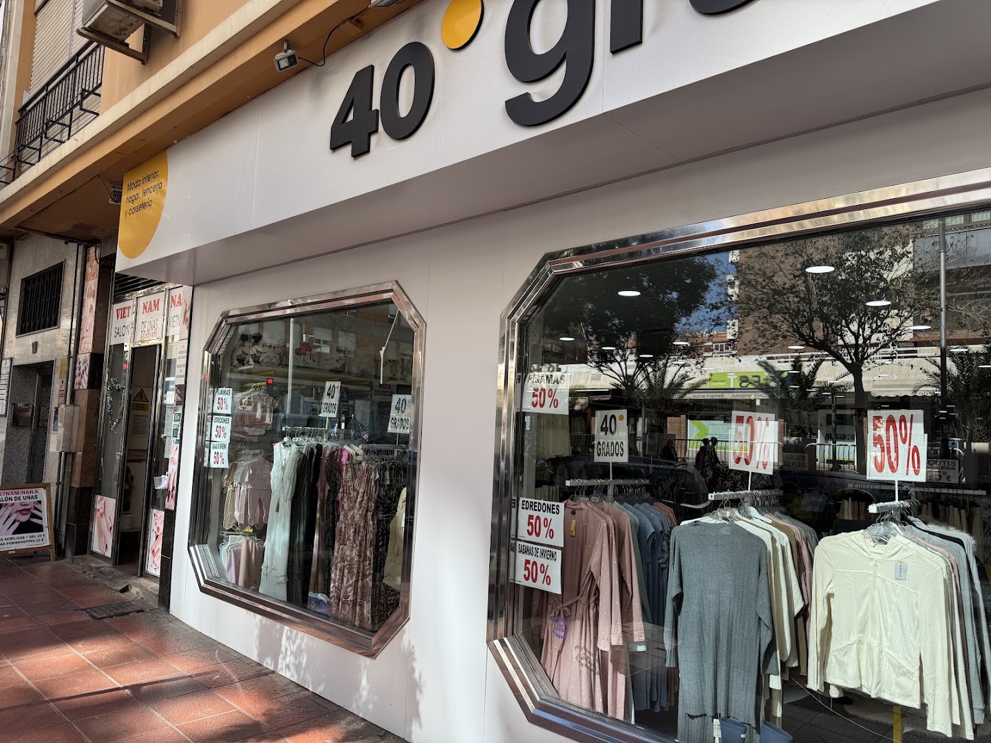 40 GRADOS ALMERÍA ALTAMIRA - Tienda de ropa en Almería