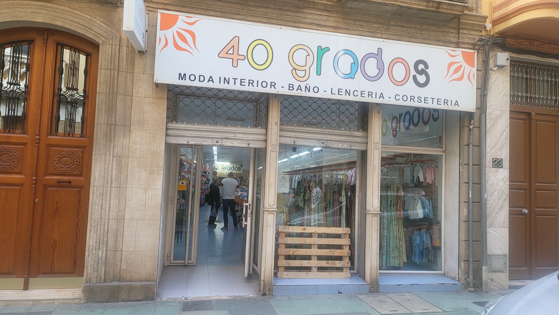 40 GRADOS ALMERÍA C/GRANADA - Tienda de ropa en Almería