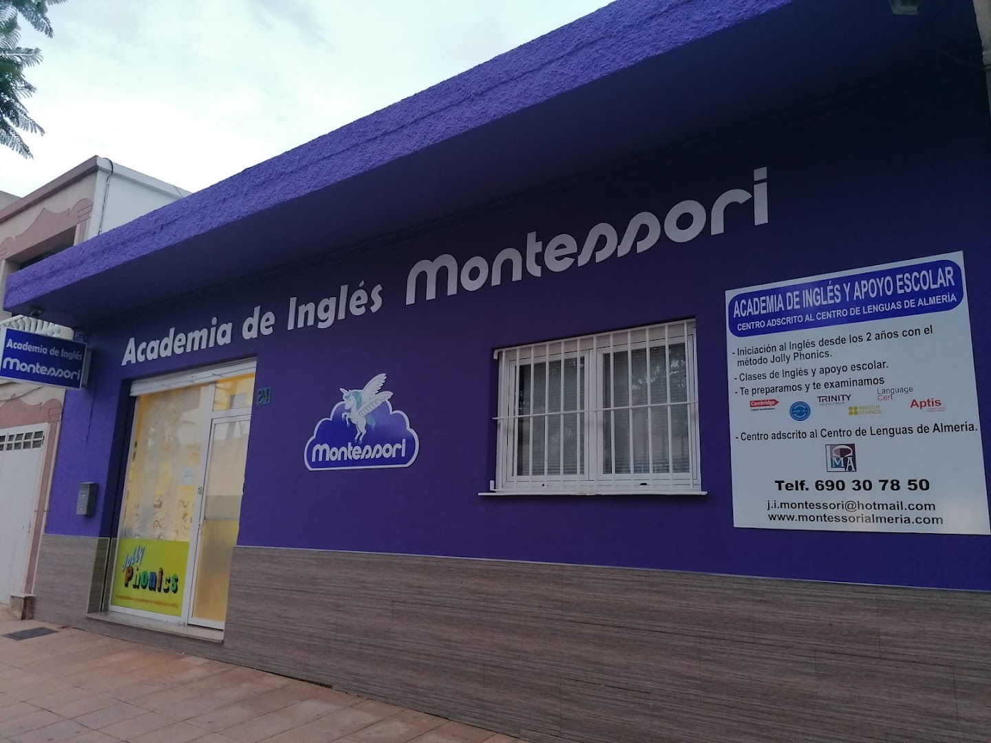 ACADEMIA DE INGLÉS MONTESSORI - Academia de inglés en Almería