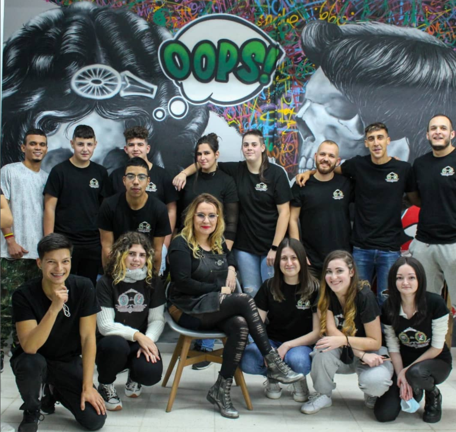 ACADEMIA DE PELUQUERÍA Y BARBERÍA DE ALTO RENDIMIENTO C.E.P. MONTSERRAT GONZÁLEZ - Escuela de peluquería en Almería