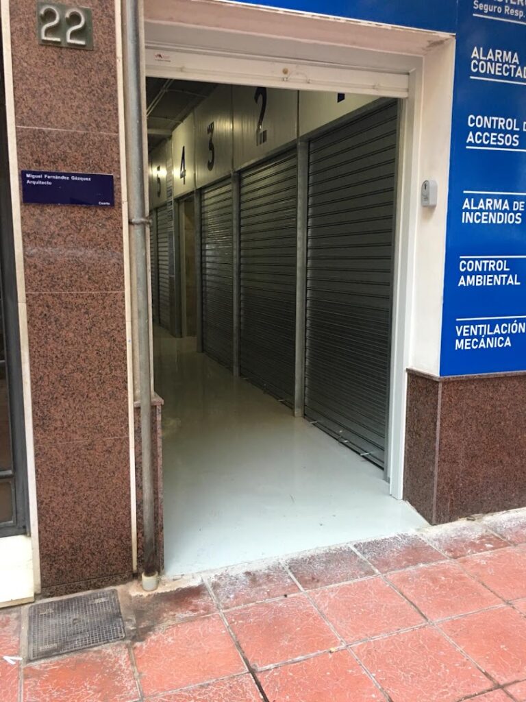 Alquiler de trasteros Hermanos Vicente - Trasteros y almacenamiento en Almería