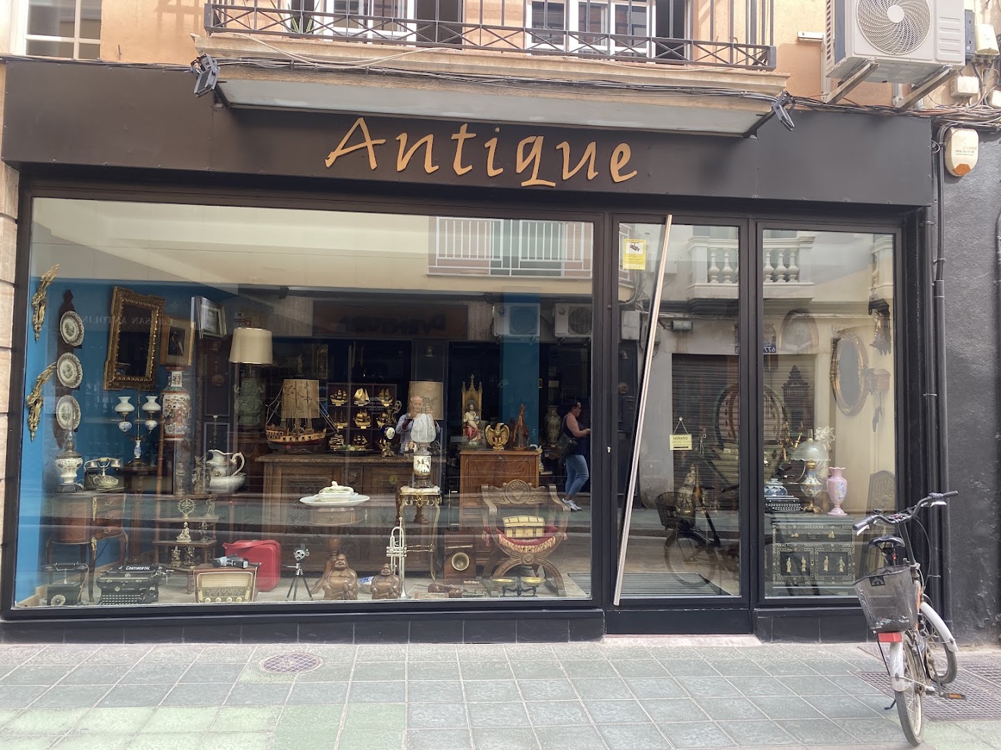 Antique - Tienda de antigüedades en Almería