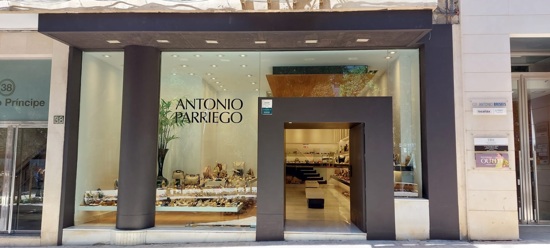 Antonio Parriego - Zapatería en Almería