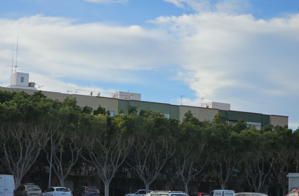 Aparcamiento Av. Del Mediterraneo - Aparcamiento gratuito en Almería