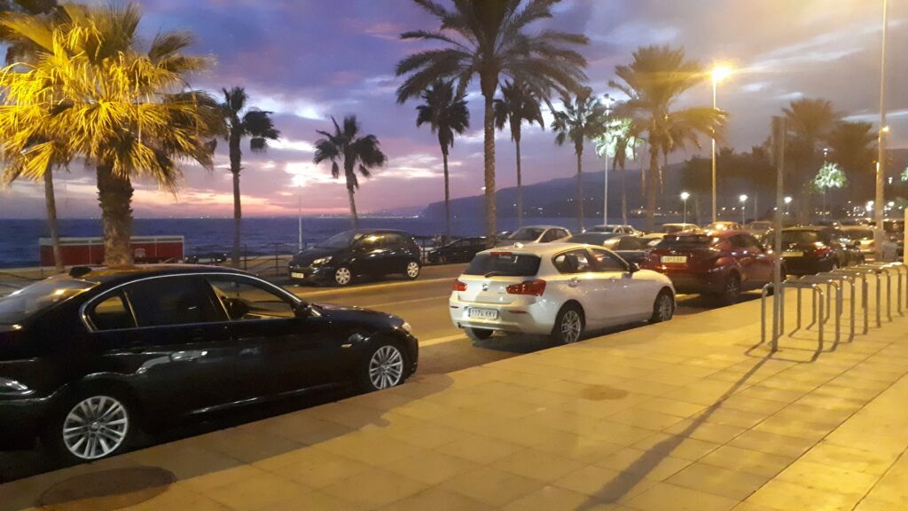 Aparcamiento ( Clínica Neuroal) - Aparcamiento en Almería