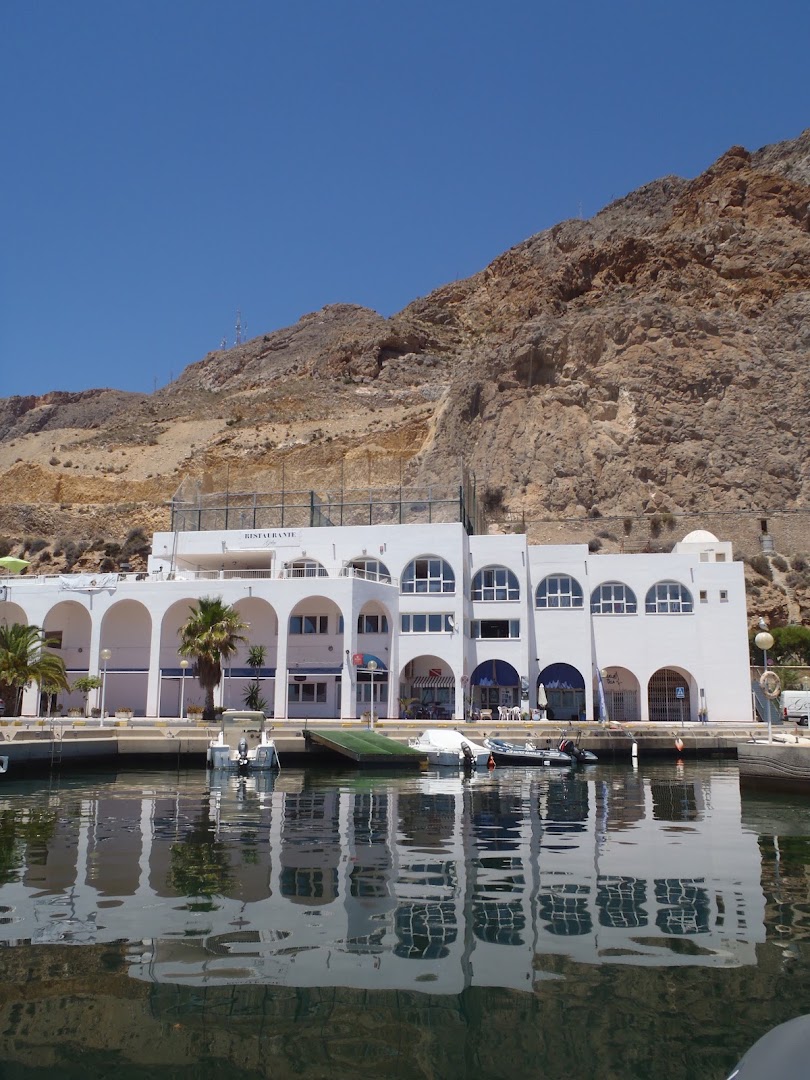 Aquatours Almeria Aventuras Submarinas - Centro de buceo en Aguadulce