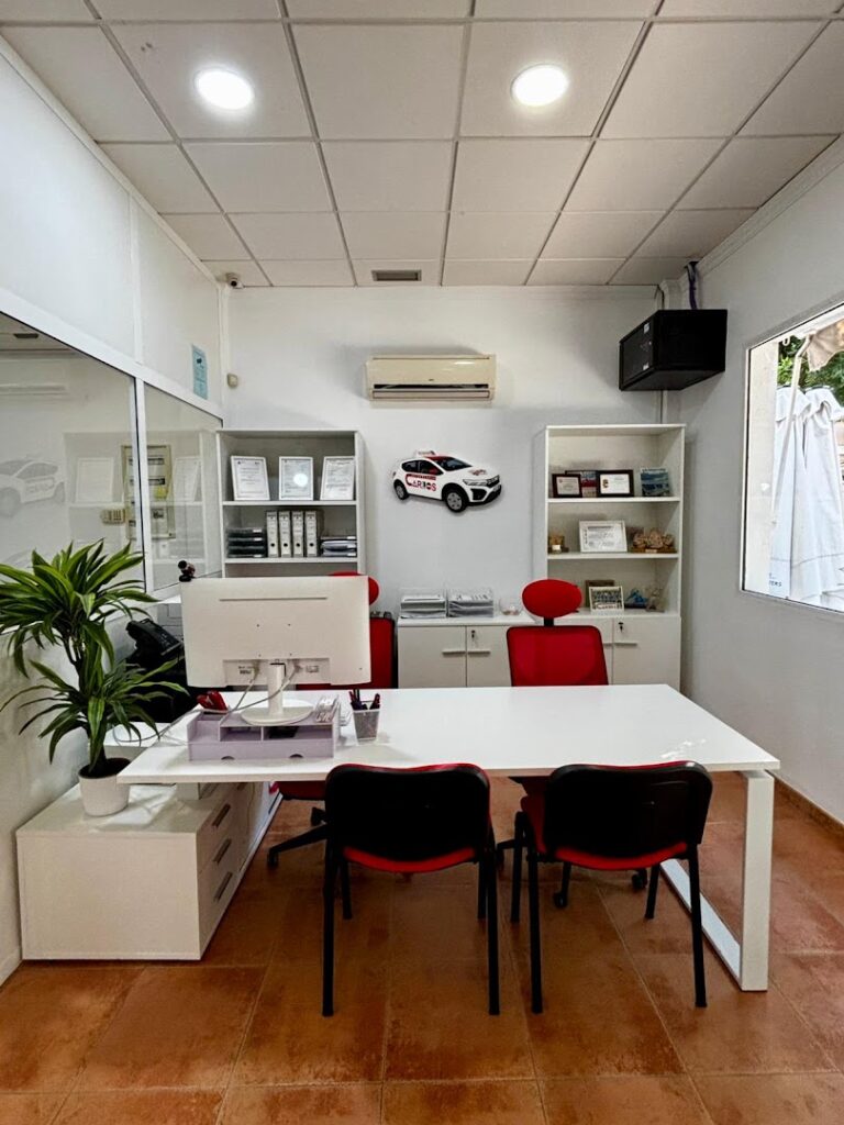 Autoescuela Carlos - Autoescuela en Huércal de Almería