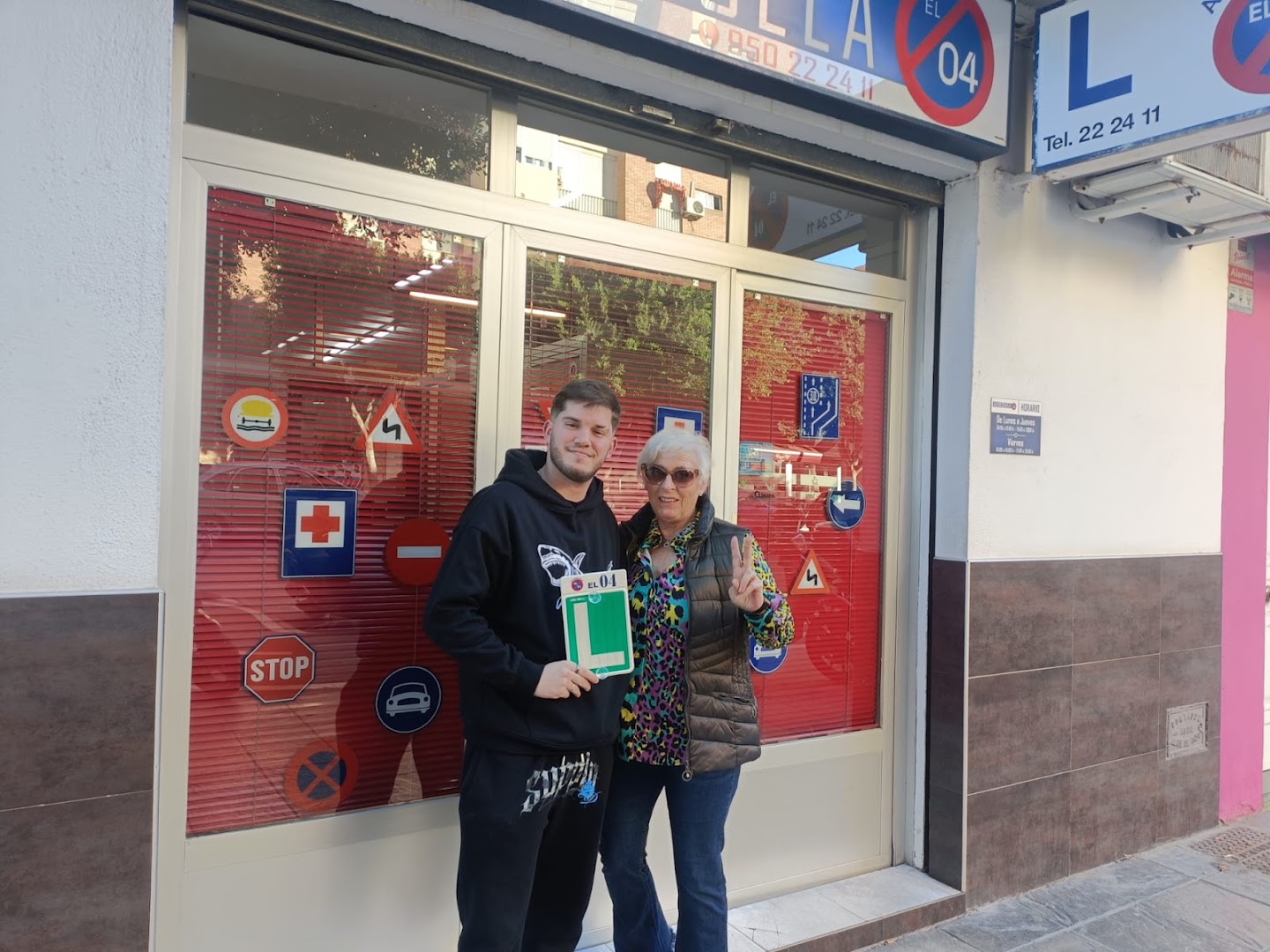 Autoescuela El 04 - Autoescuela en Almería