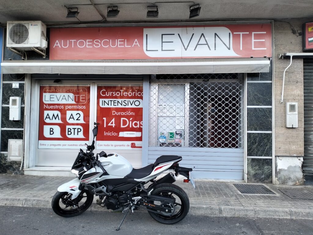 Autoescuela Levante Almería - Autoescuela en Almería