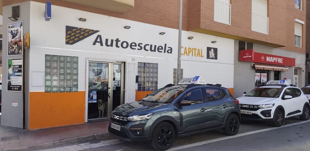 Autoescuelas Almería | Centro de formación Capital - Autoescuela en Almería