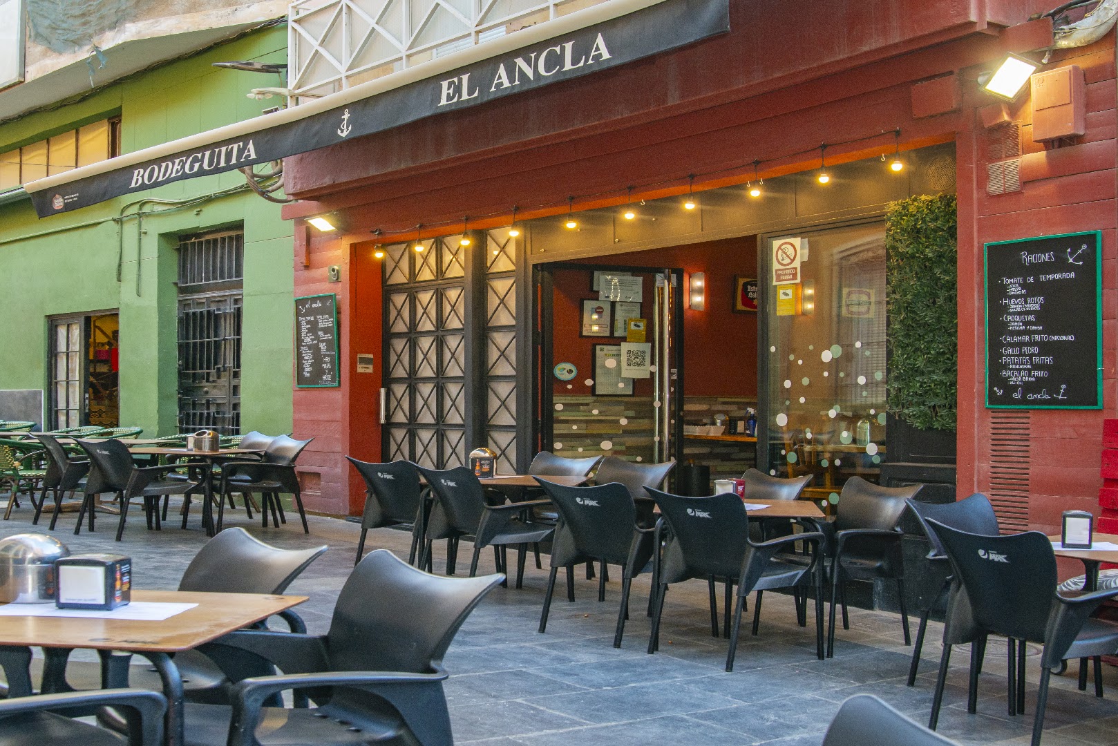 BODEGA EL SOLAR Resto-Bar - Restaurante en Almería