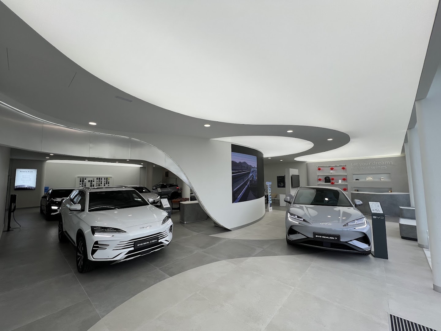 BYD Almería - Concesionario de automóviles en Huércal de Almería