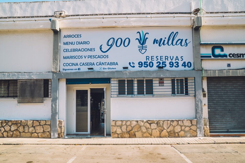 Bar-Cafetería 900 Millas - Restaurante de cocina española en Almería