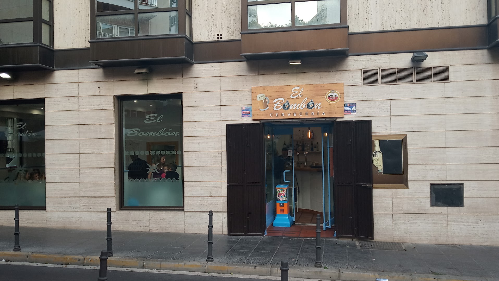 Bar El Bombón - Bar de tapas en Almería