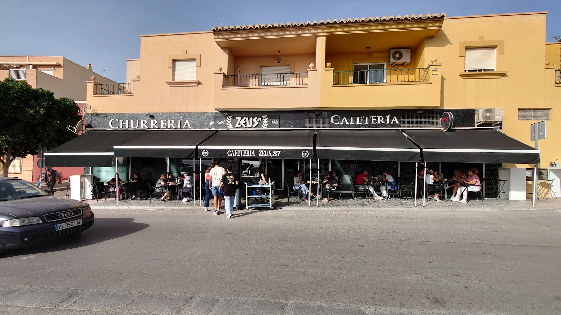 Bar Zeus - Bar en Almería