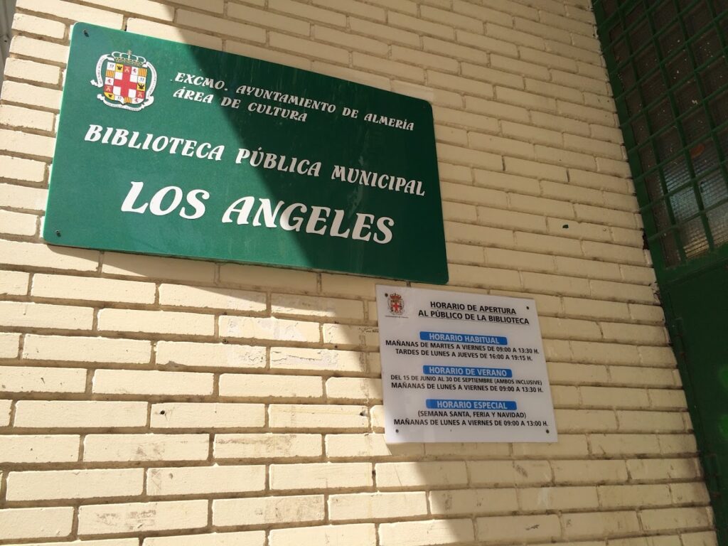 Biblioteca Pública Municipal "Los Ángeles" - Biblioteca en Almería
