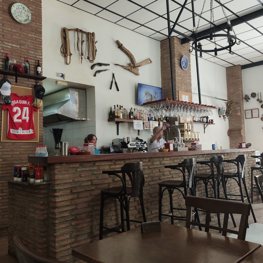 Bodega El Milagro - Bar de tapas en Huércal de Almería
