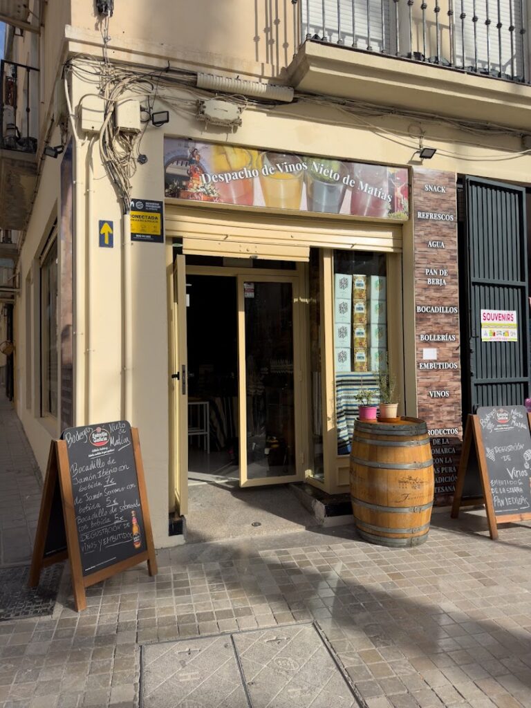 Bodegas Nieto de Matías - Bar en Almería