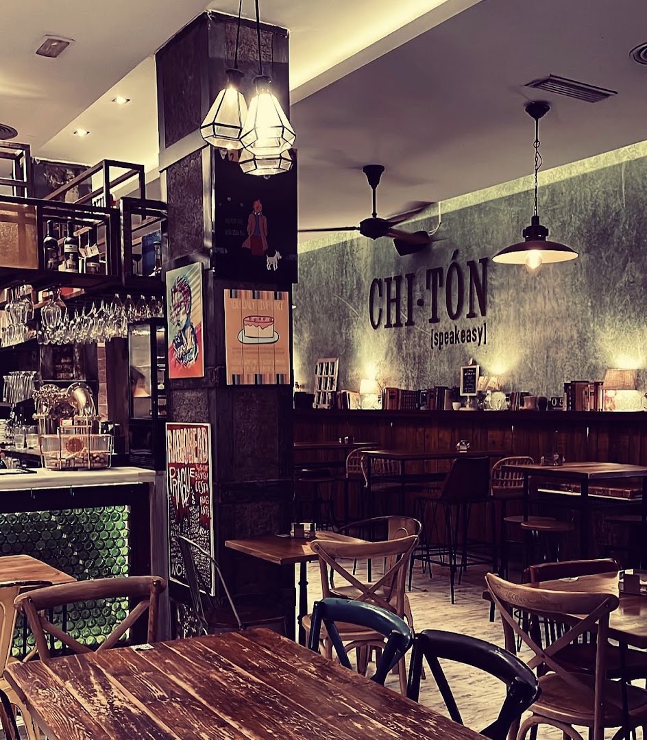CHI•TÓN [speakeasy] - Bar de tapas en Almería