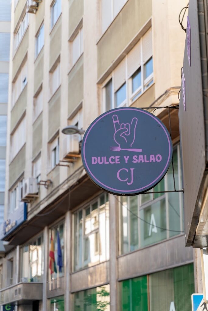 CJ DULCE Y SALAO - Tienda de alimentación en Almería