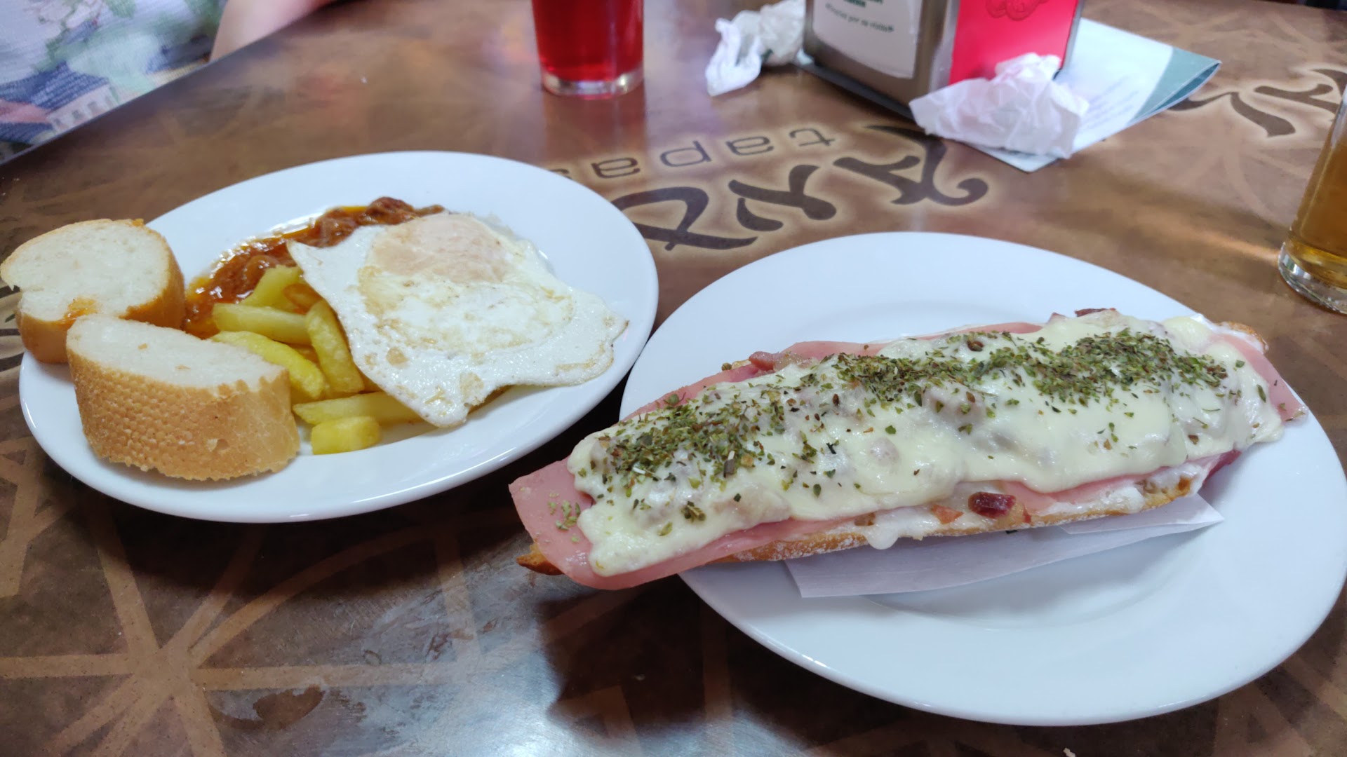 Cafe-Bar Cauce - Bar en Almería
