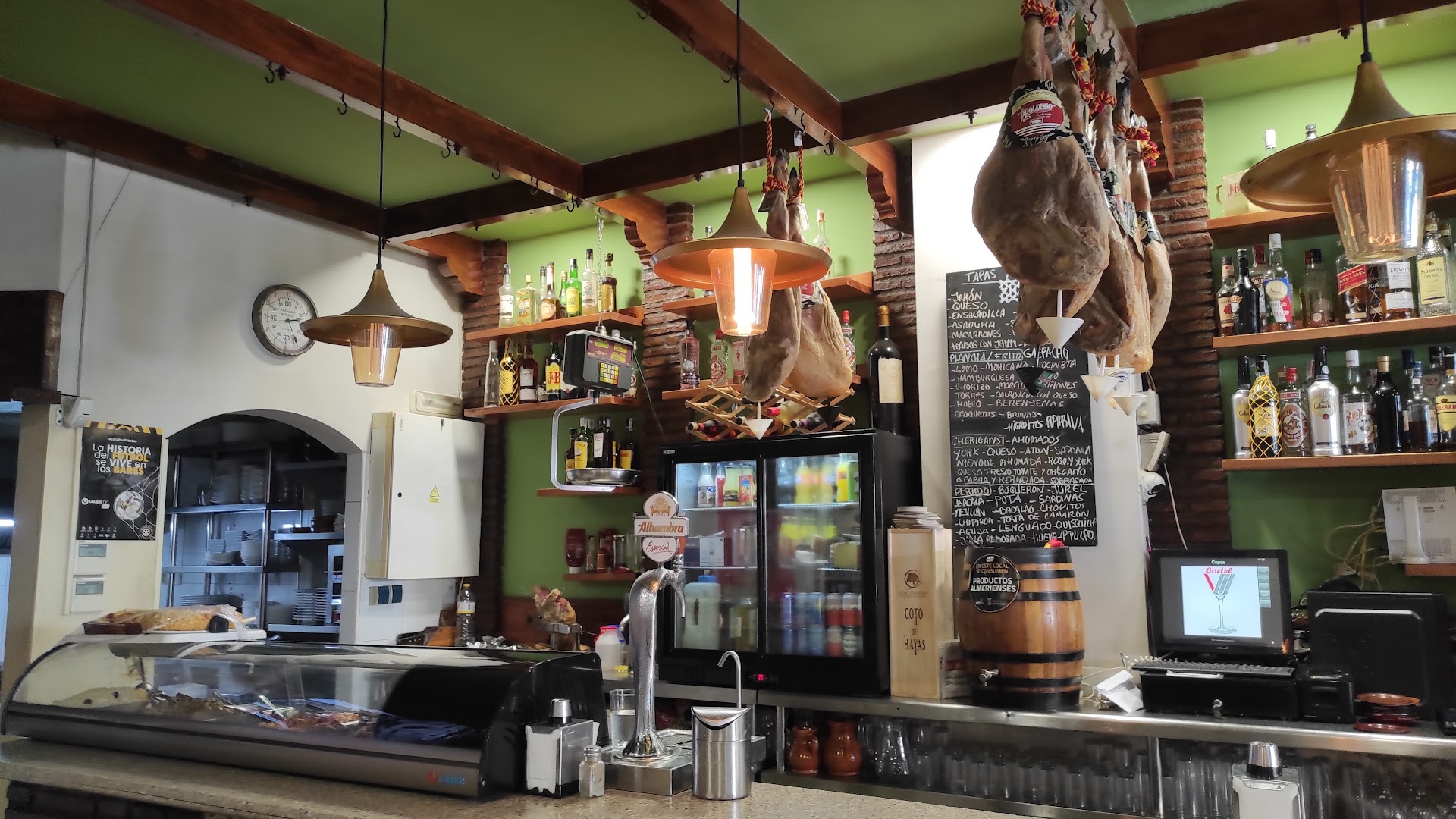 Cafetería - Bar Torres Bermejas - Restaurante en Almería