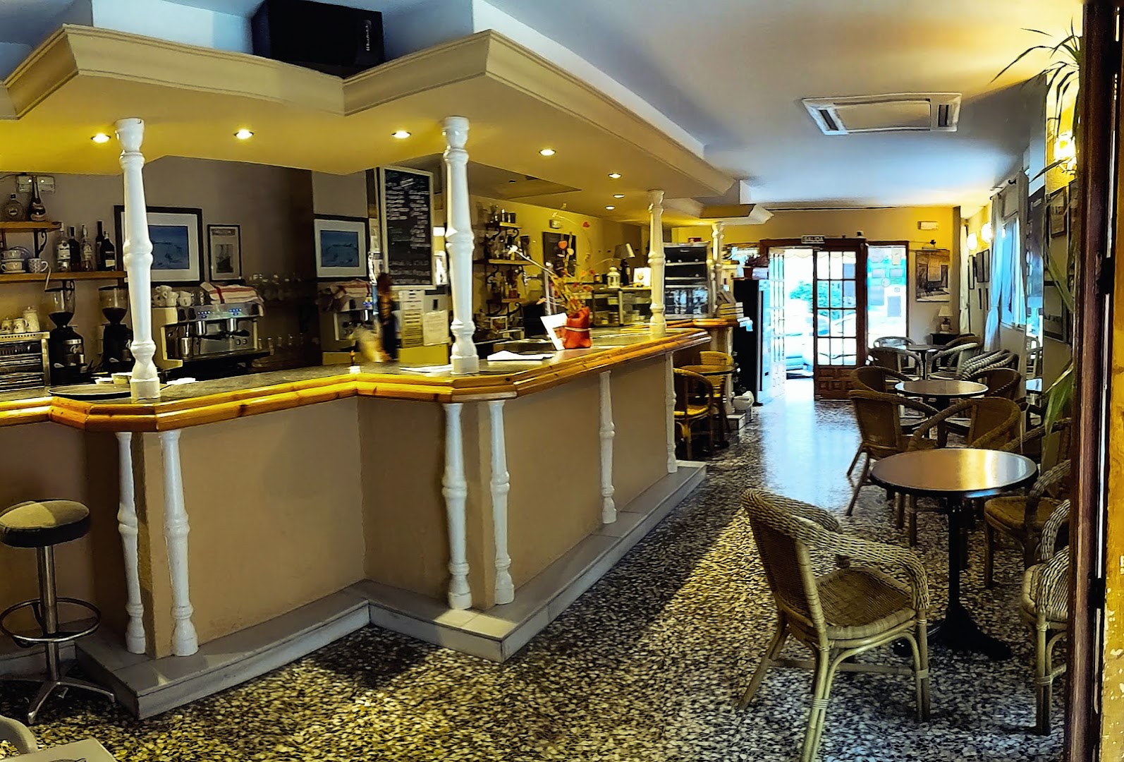 Cafeteria Makumba - Cafetería en Almería
