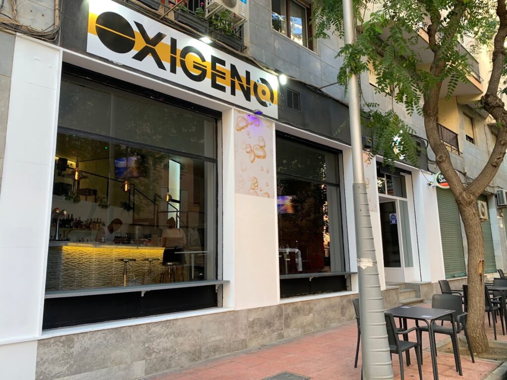 Cafetería Pub Oxígeno - Bar musical en Almería