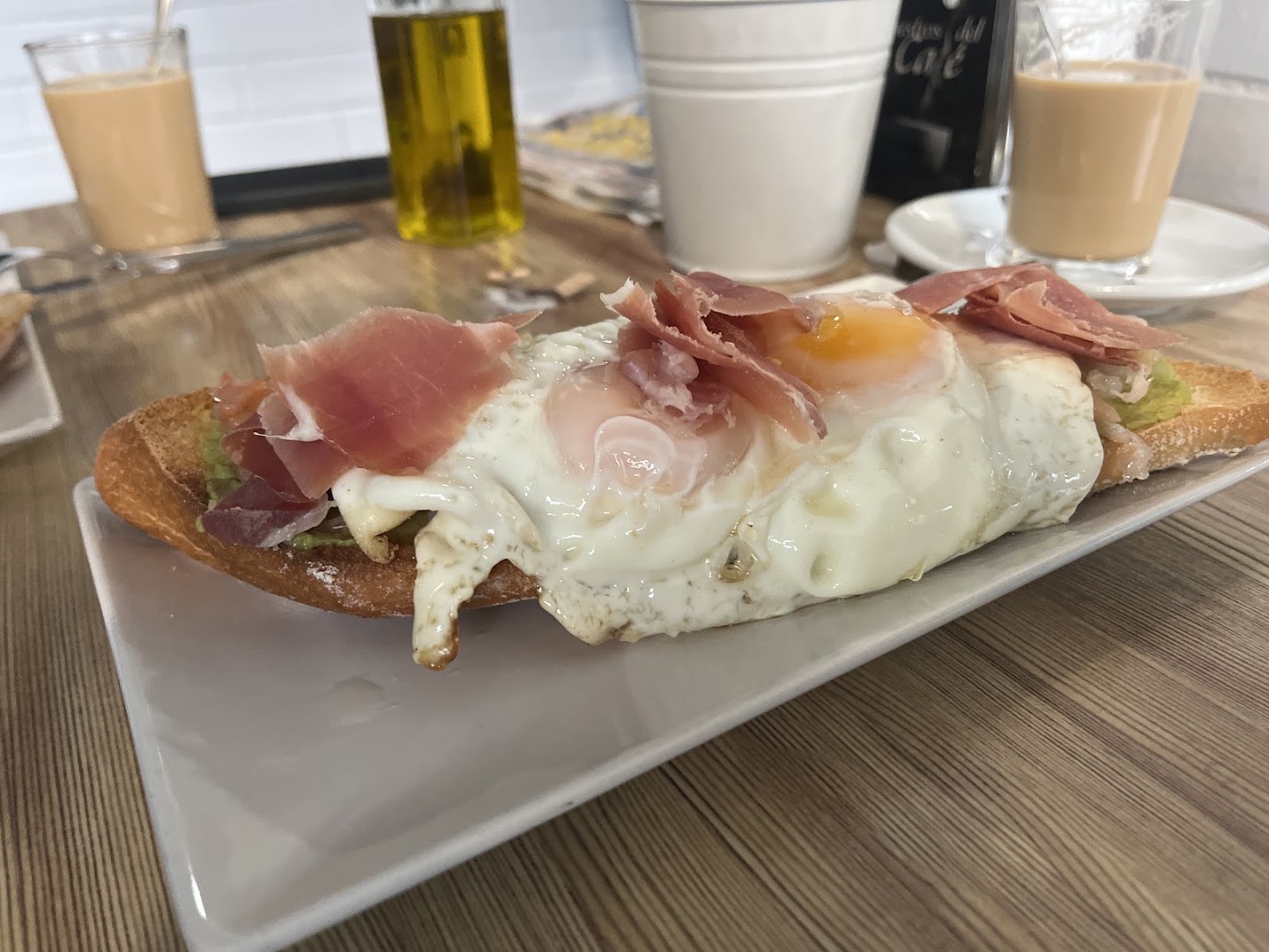 Cafeteria bar los Pacos - Cafetería en Almería
