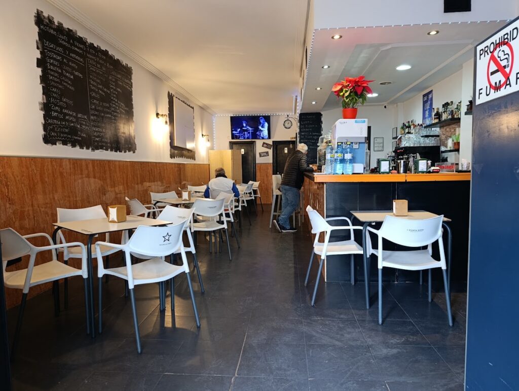 Cafetería/Bar Luz de Luna_Óscar - Bar en Almería