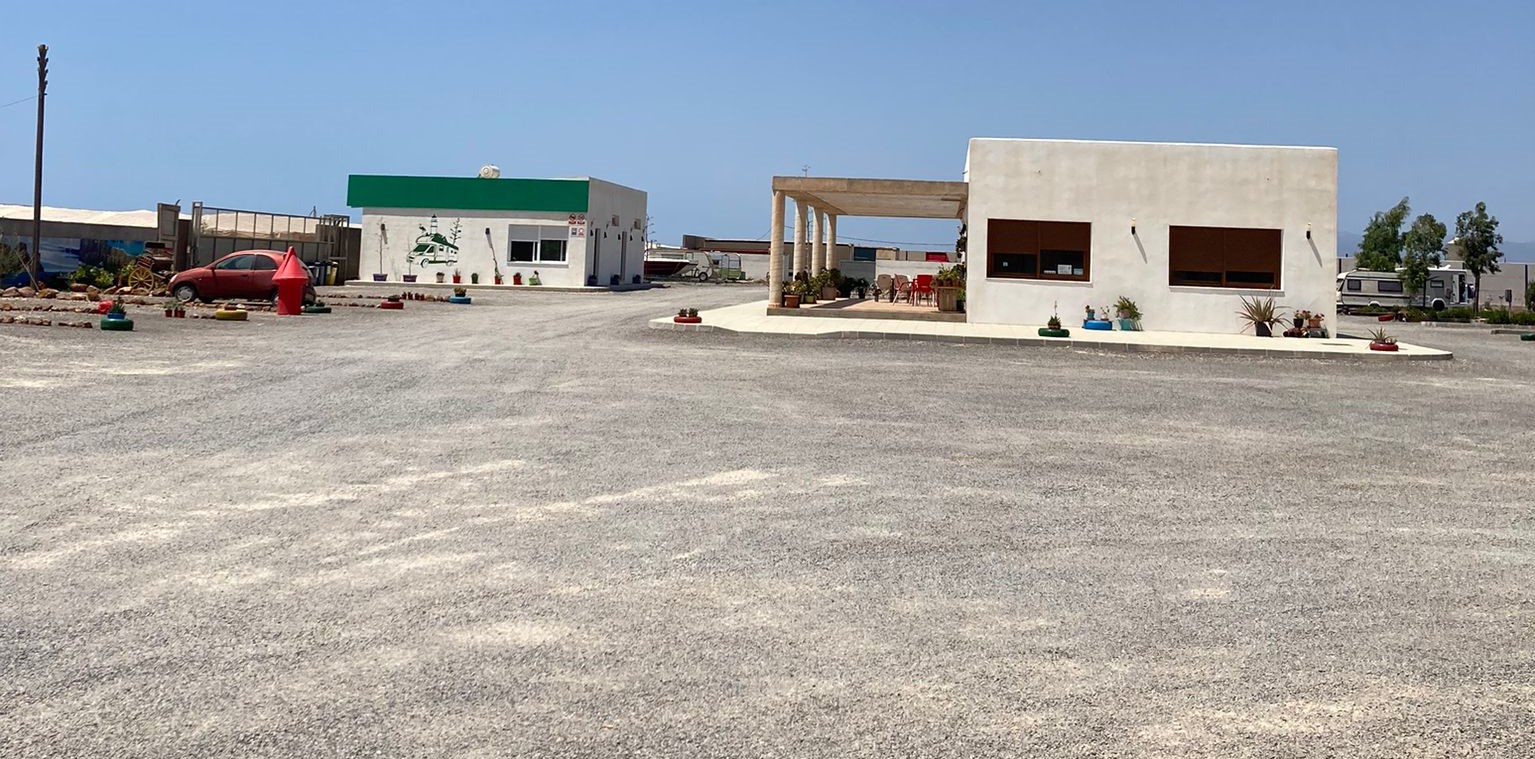 Camper Area Cabo de Gata - Estacionamiento de autocaravanas en Almería