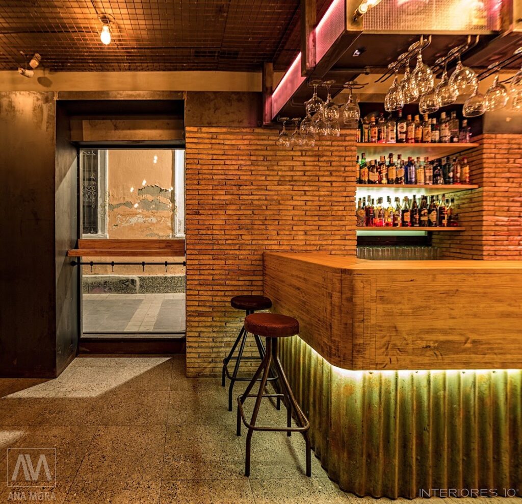 Carmela Trajano - Almería - Pub en Almería
