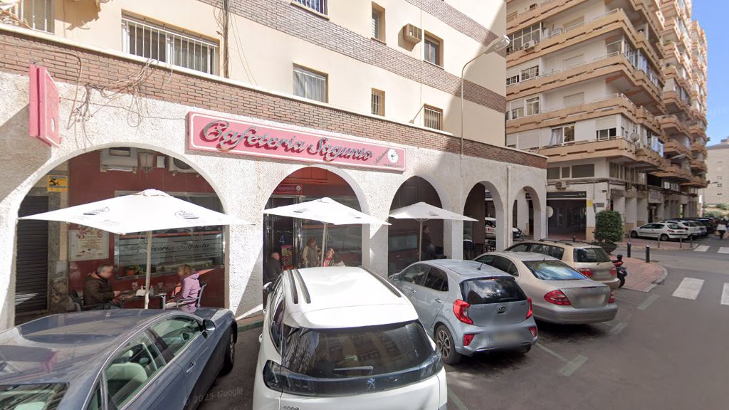 Carmelo Salinas Álvarez - Cirujano en Almería