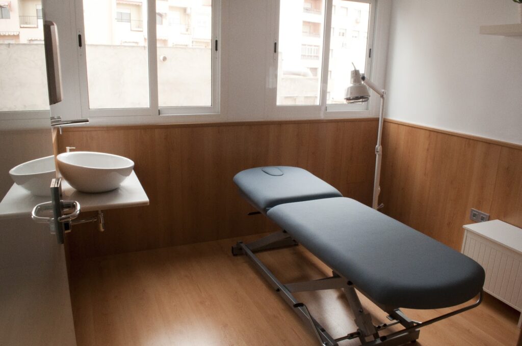 Centro Albacete: fisioterapia y osteopatía - Clínica de fisioterapia en Almería