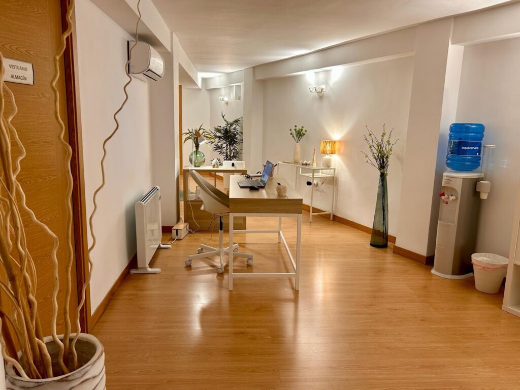 Centro Medicina Integral Aura Salud - Médico en Almería