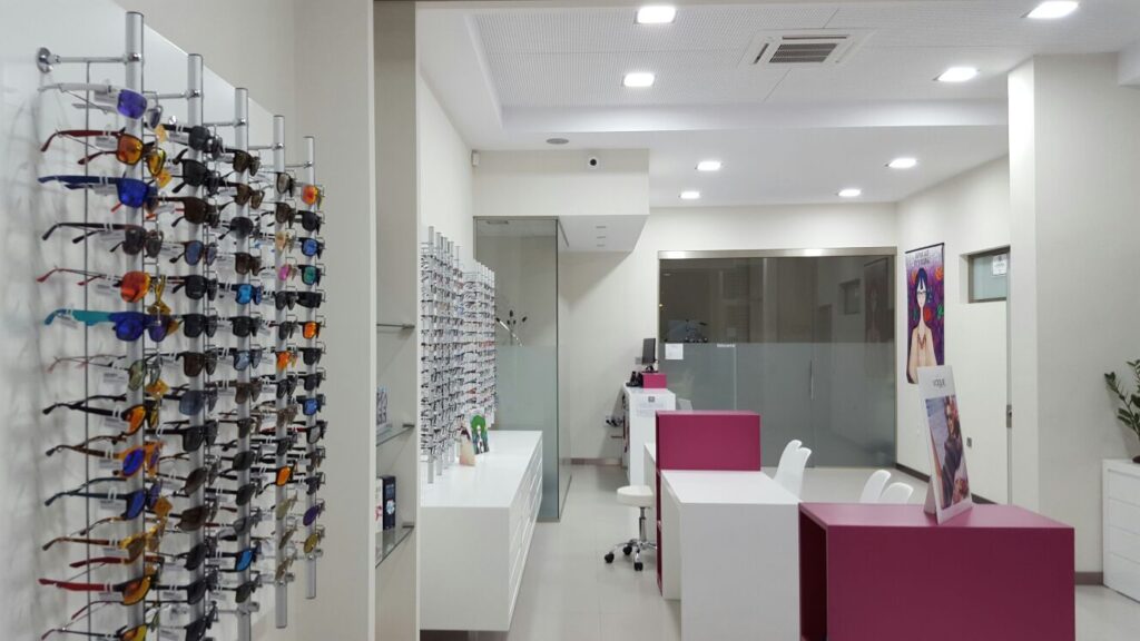 Centro Óptico Oftalmía - Optometrista en Almería