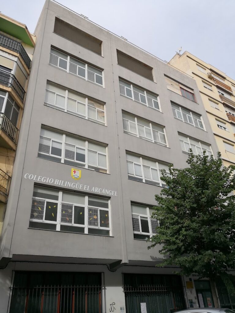 Centro Privado de Enseñanza El Arcángel - Colegio privado en Almería