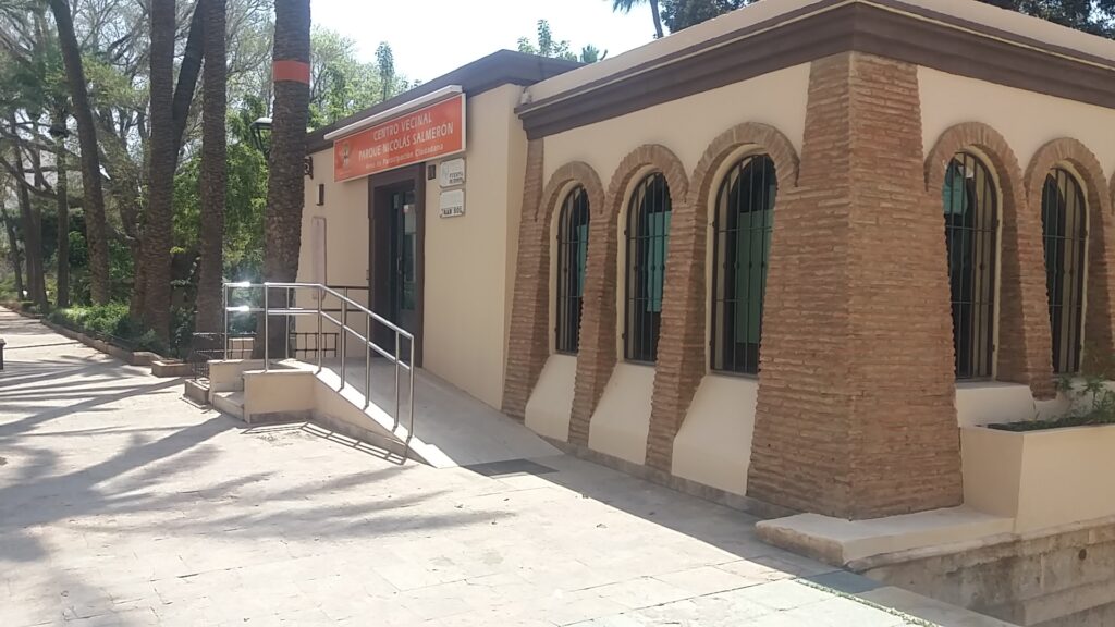 Centro Vecinal Parque Nicolás Salmerón - Centro de yoga en Almería