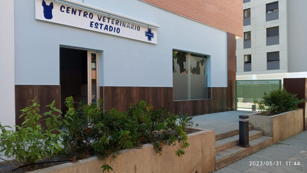 Centro Veterinario Estadio - Veterinario en Almería