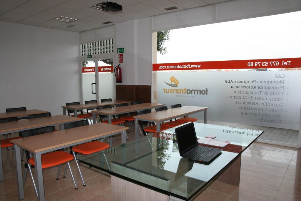 Centro de Formación Formatransur - Autoescuela en Huércal de Almería