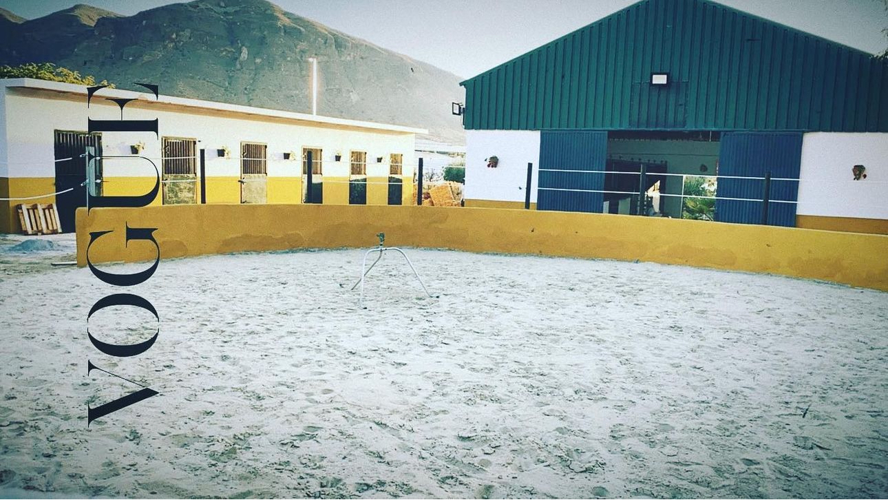 Centro hípico Adrián Sevilla - Establo para caballos en Aguadulce