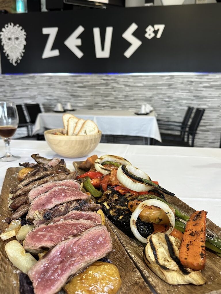 Churreria Cafereria Cerveceria Zeus 87 - Churrería en Almería