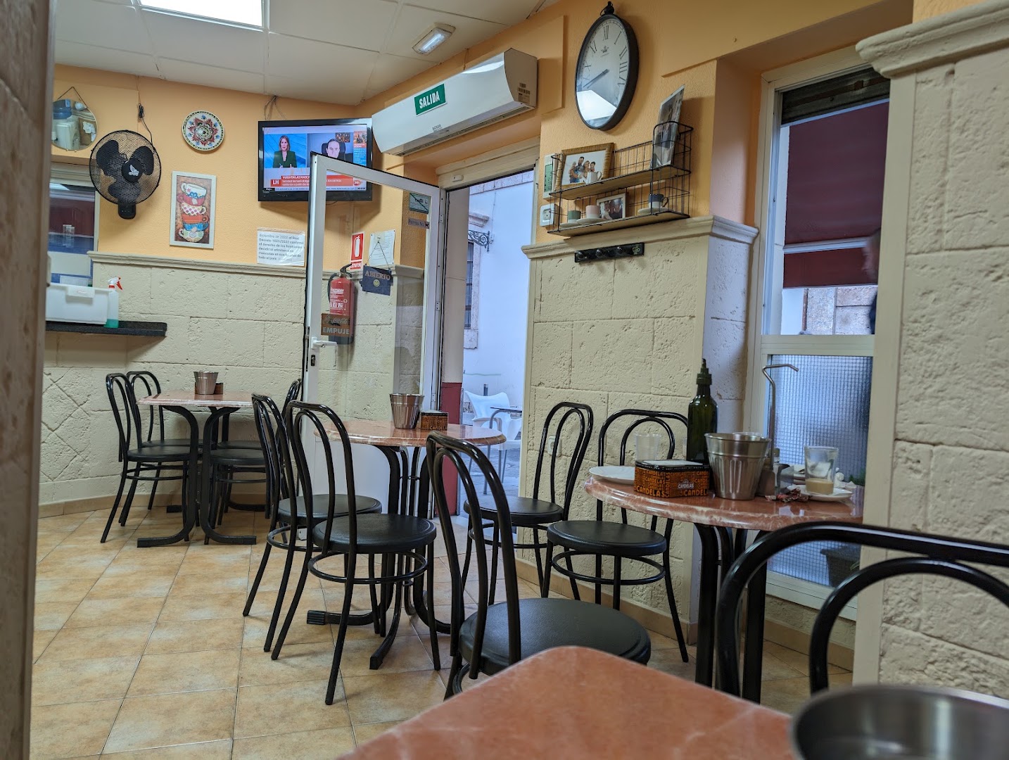 Churrería Manolo - Cafetería en Almería