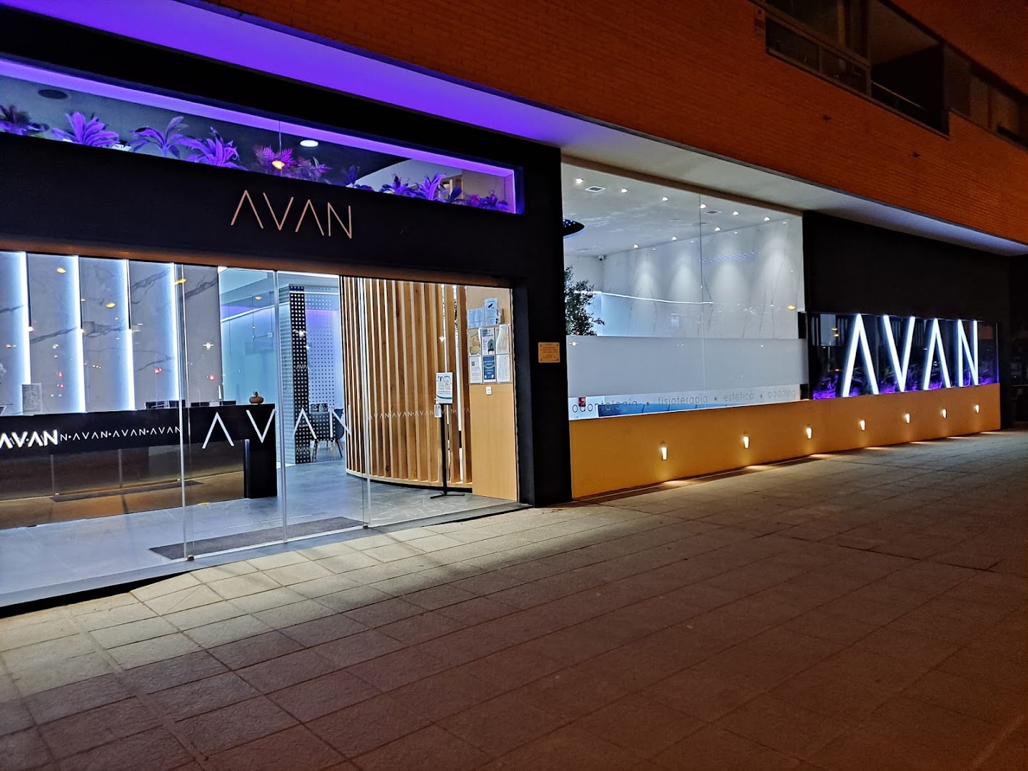 Clínica AVÁN Centro de Especialidades Médicas Clínica dental Almería