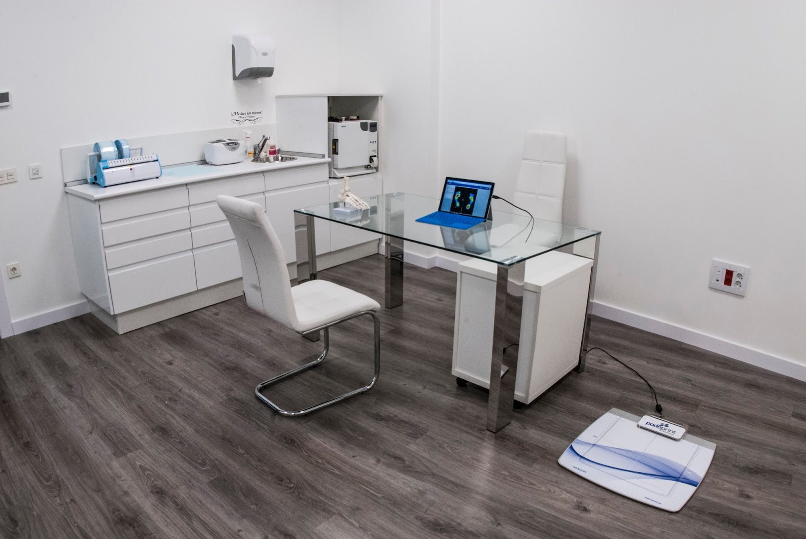 Clínica Ayerra Fisioterapia y Podología - Podólogo en Almería