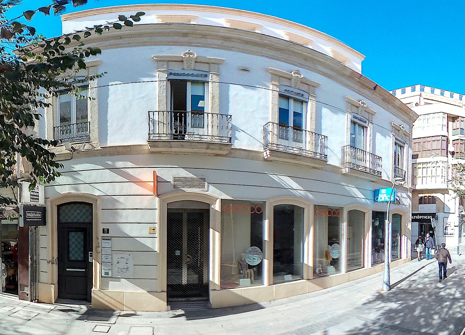 Clínica DEA Reyes Católicos - Clínica dental en Almería