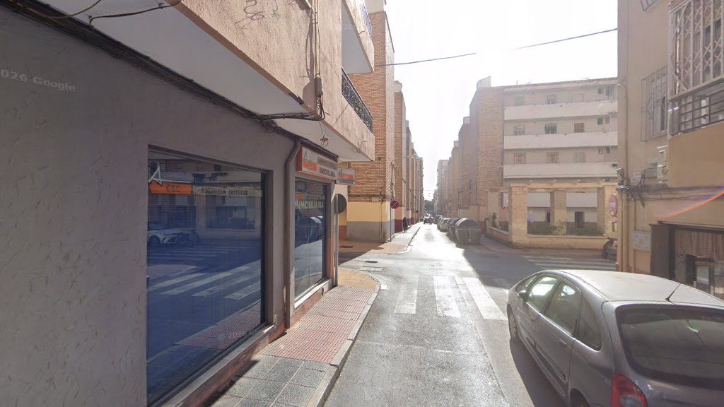 Clínica Dental Ana María Díaz Haro - Dentista en Almería