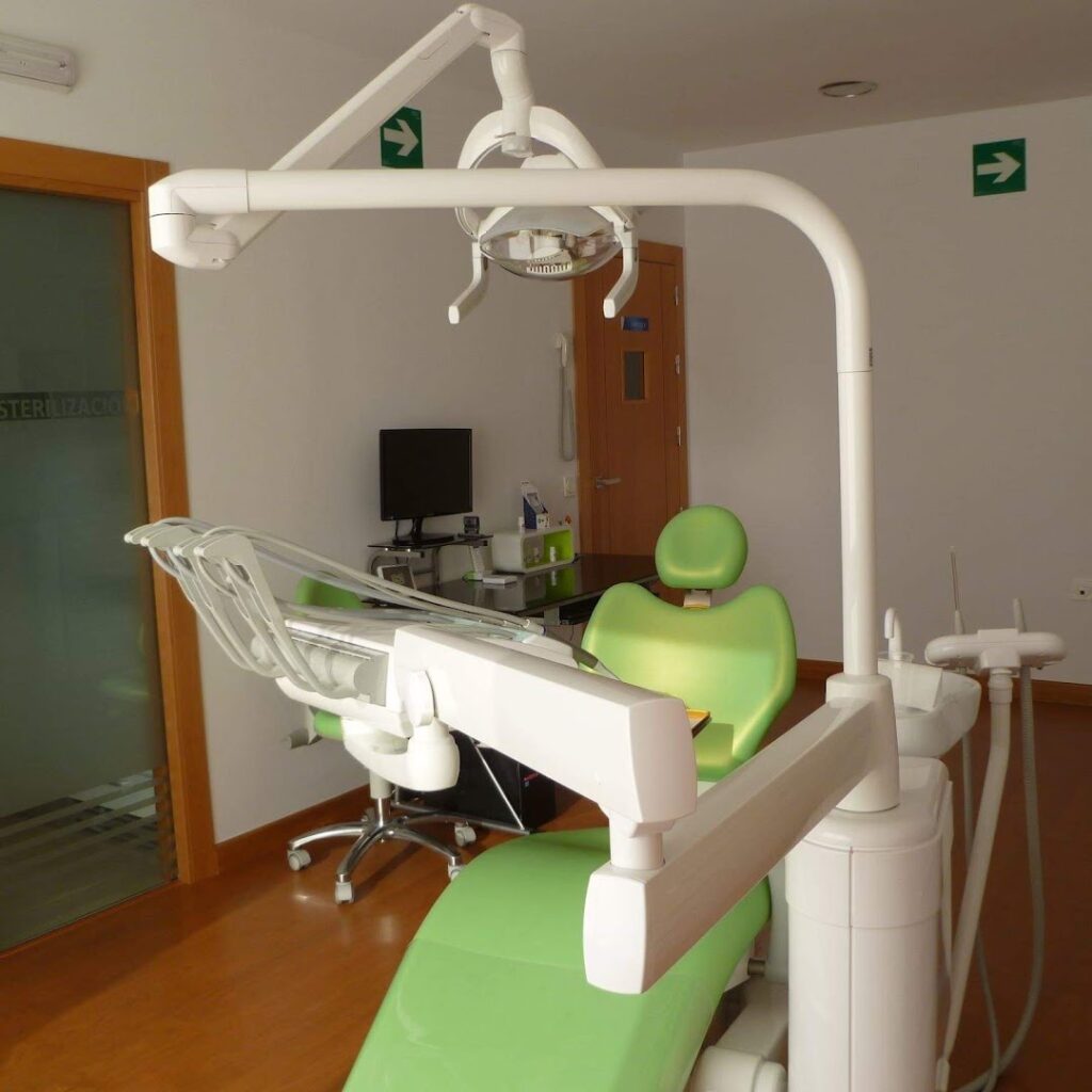 Clinica Dental Ana Ruiz Alcalde - Clínica dental en Almería