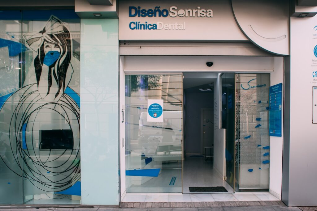 Clínica Dental Diseño Sonrisa - Ortodoncista en Almería