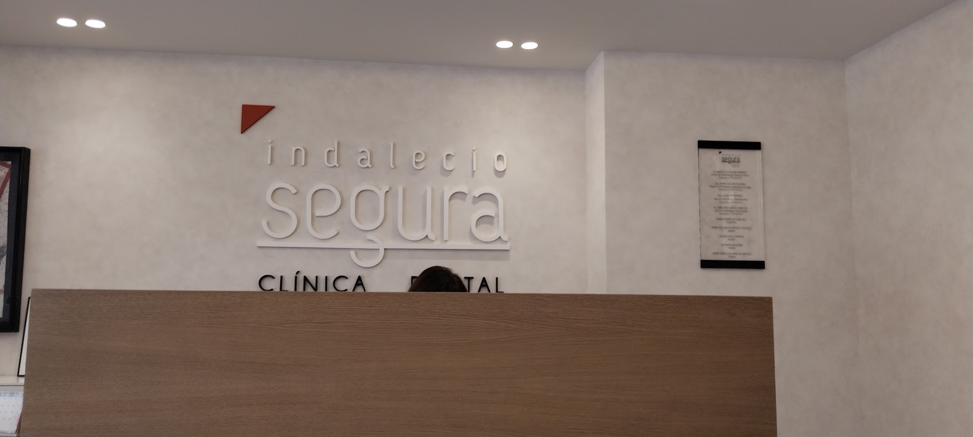 Clínica Dental Indalecio Segura Garrido - Clínica dental en Almería
